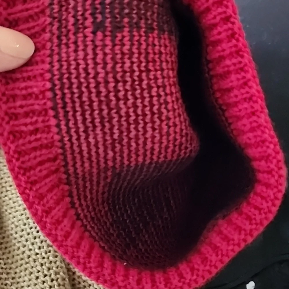 Buffalo plaid pom pom beanie - Picture 3 of 3